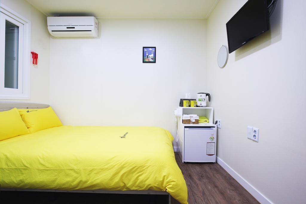 24 Guesthouse Myeongdong Avenue Seoul Phòng bức ảnh