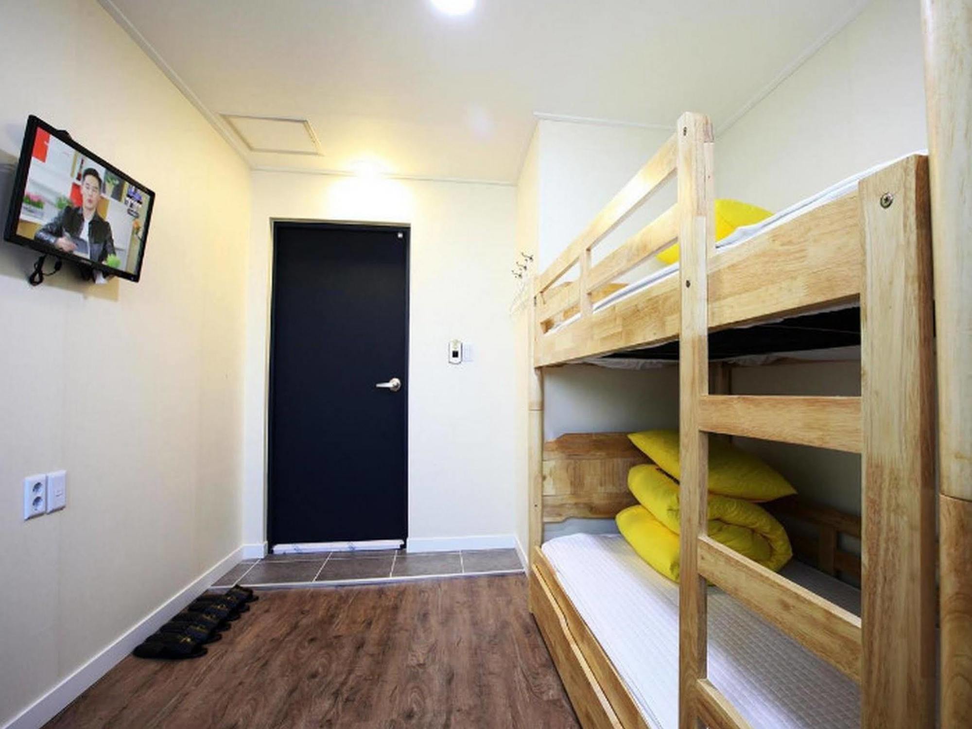 24 Guesthouse Myeongdong Avenue Seoul Ngoại thất bức ảnh