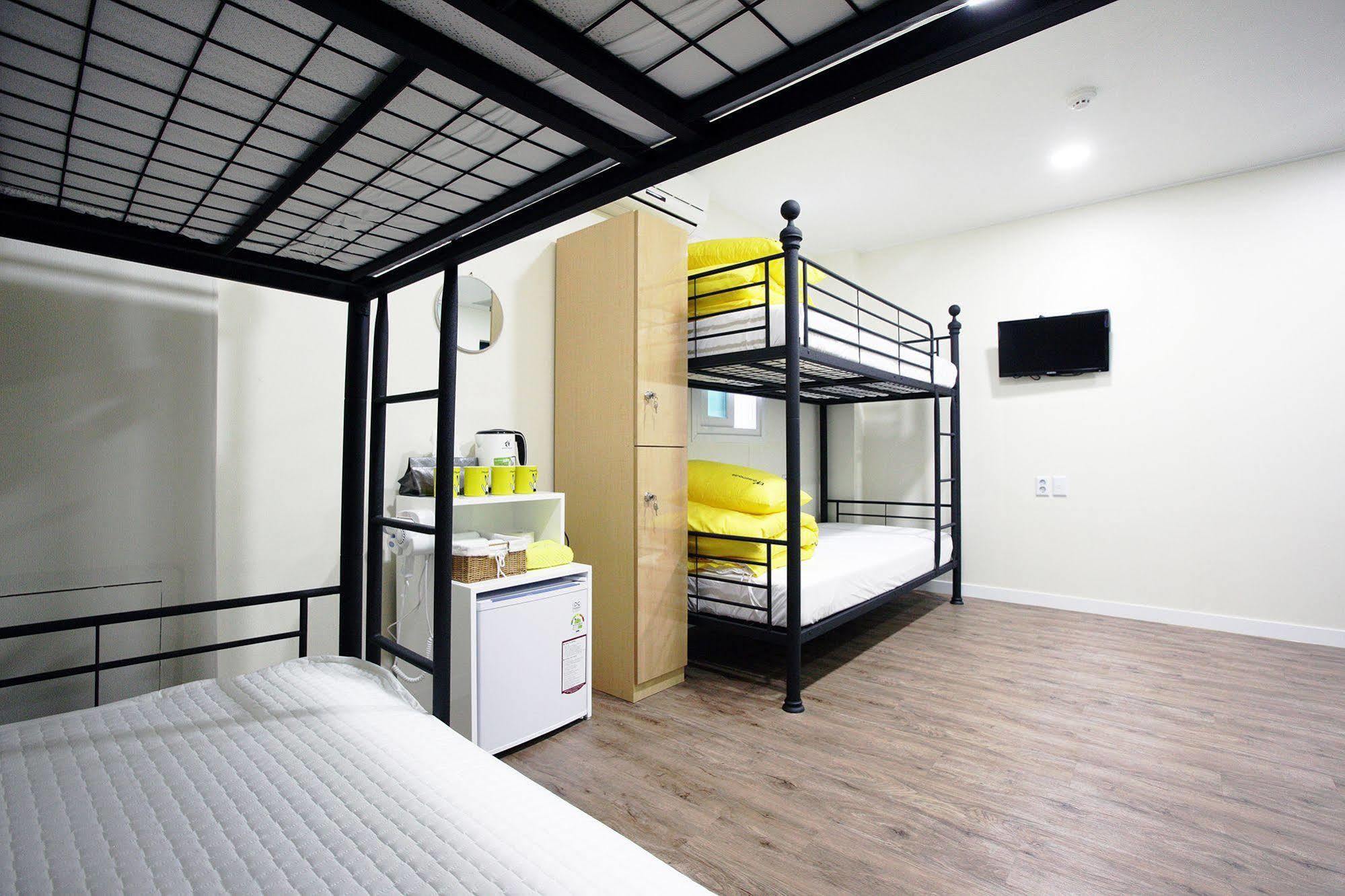 24 Guesthouse Myeongdong Avenue Seoul Ngoại thất bức ảnh