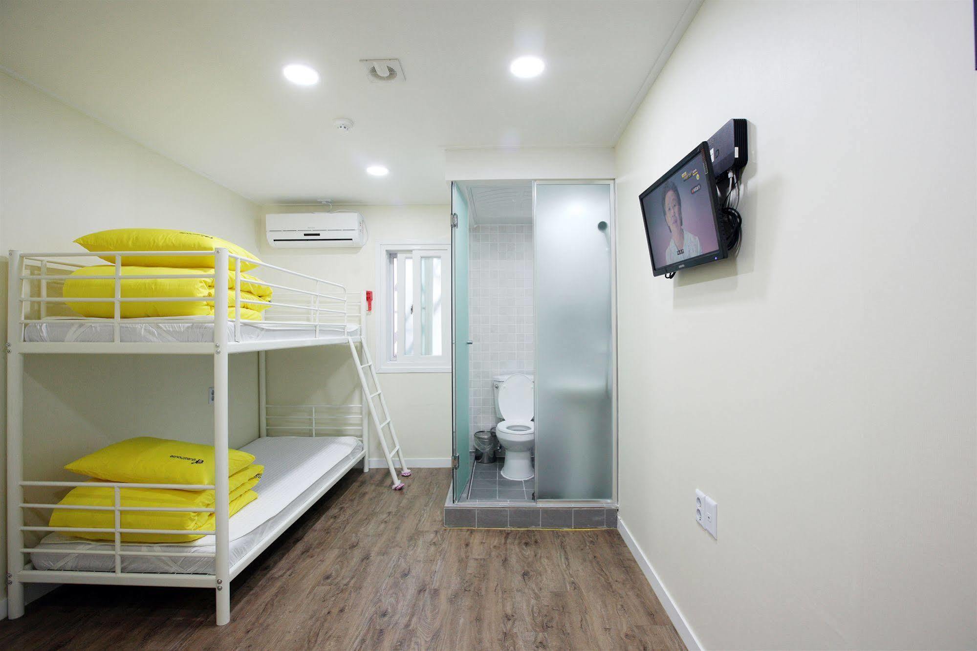 24 Guesthouse Myeongdong Avenue Seoul Ngoại thất bức ảnh