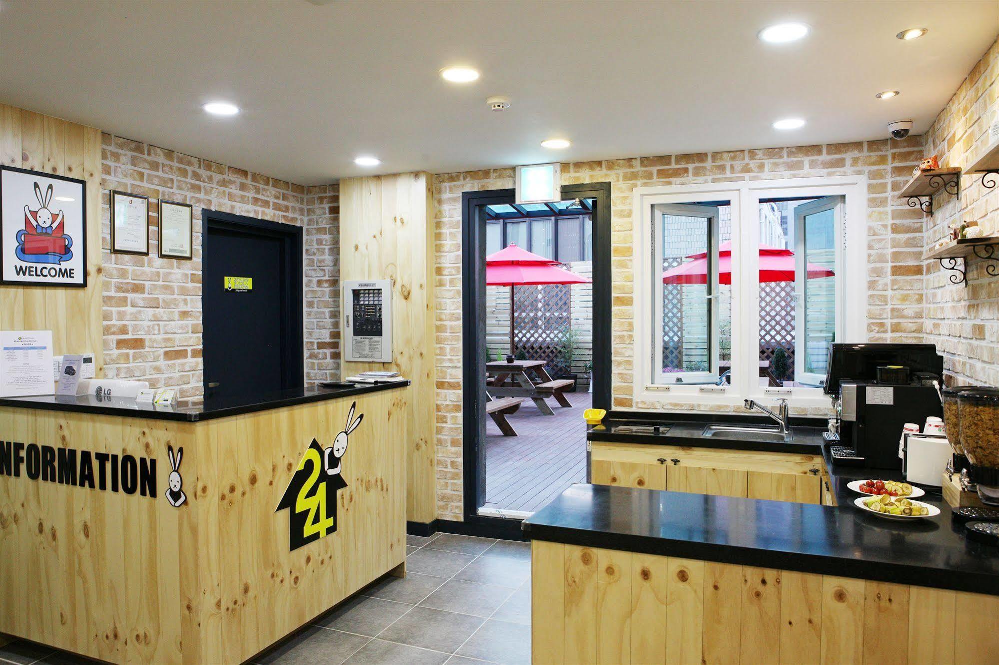 24 Guesthouse Myeongdong Avenue Seoul Ngoại thất bức ảnh