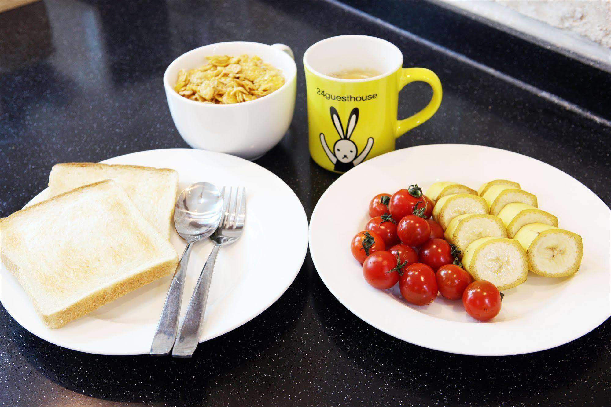 24 Guesthouse Myeongdong Avenue Seoul Ngoại thất bức ảnh